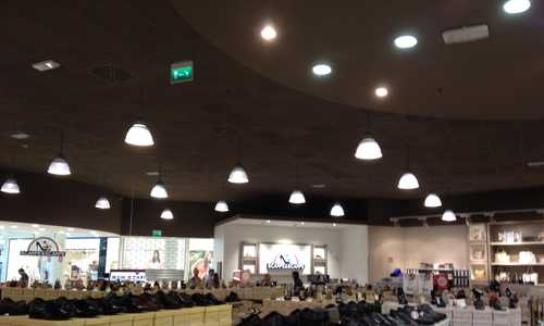 scarpescarpe-centro-commerciale-val-vibrata-colonnella-6.jpg